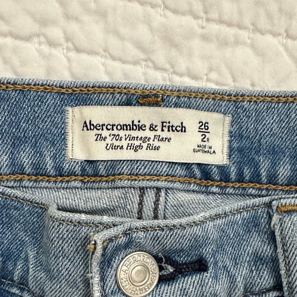 Abercrombie & Fitch High Rise Vintage Flare Leg Jeans - Picture 3 of 4